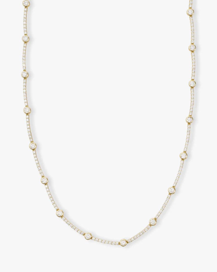 She's an icon Station Necklace